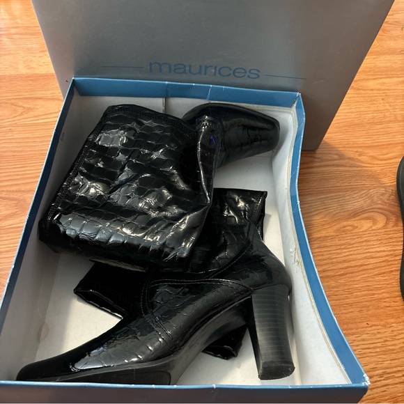 Maurice’s black patent leather look size 10 boots only worn 2 times - Picture 1 of 6
